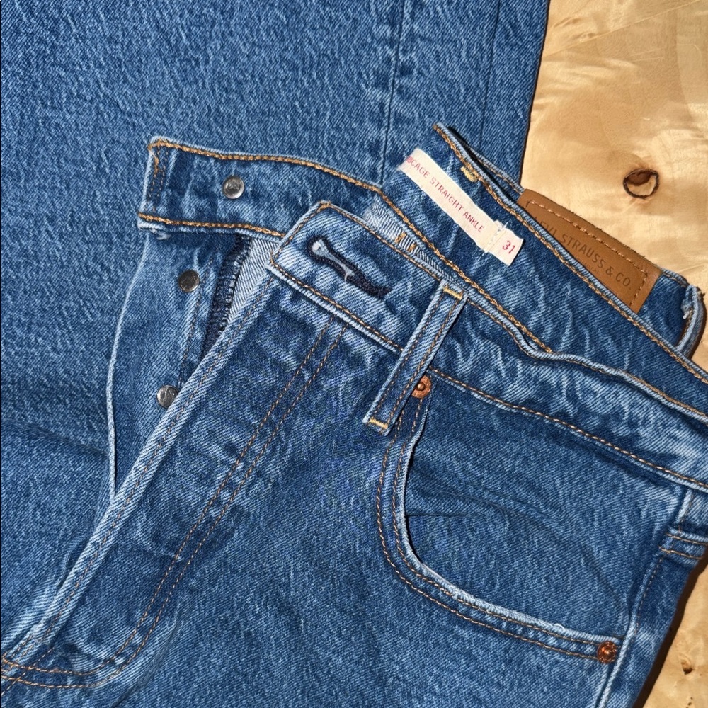 LEVIS RIBCAGE STRAIGHT ANKLE JEANS WOMENS SIZE 31x27 dark blue wash